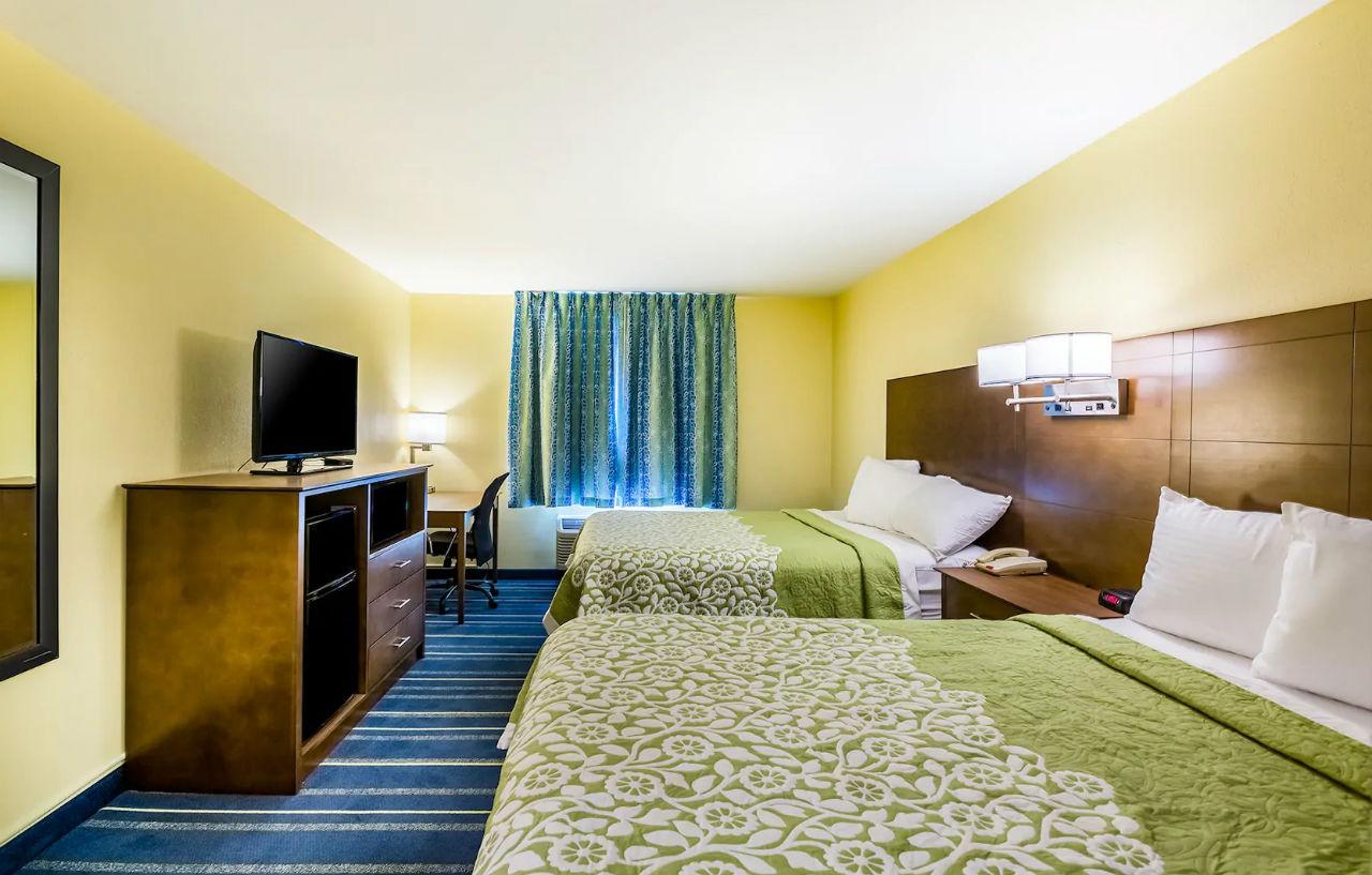 Days Inn By Wyndham Hartford/Closest Downtown Exterior foto
